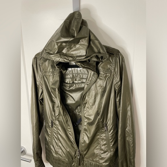 Mackage Perla Army Green Packable Lightweight Hooded Jacket Medium EUC - Picture 6 of 9